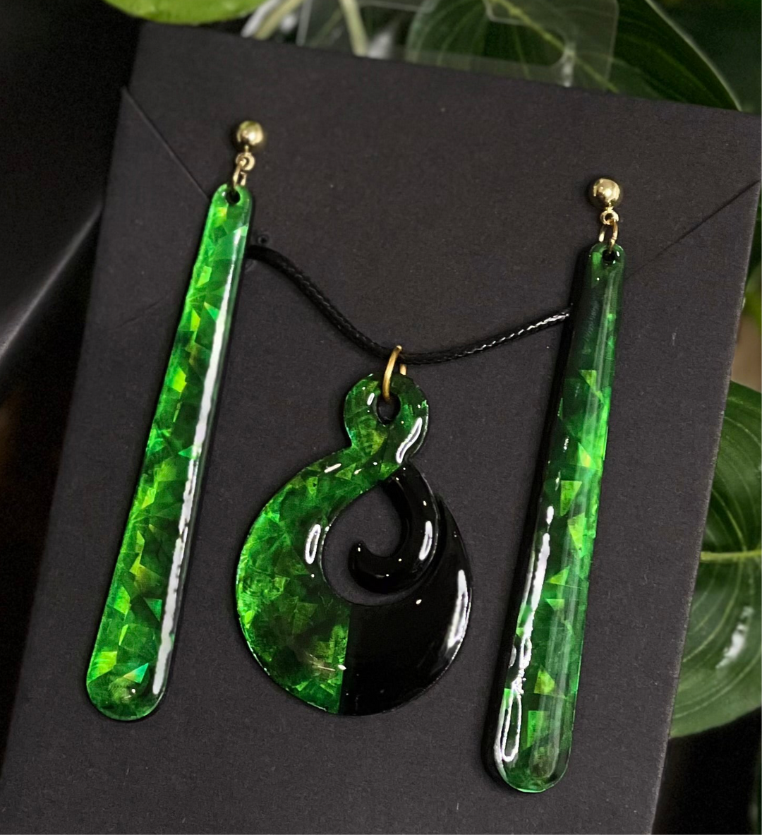Kākāriki Aesthetic Matching Set | Pendant, Earrings & Ring