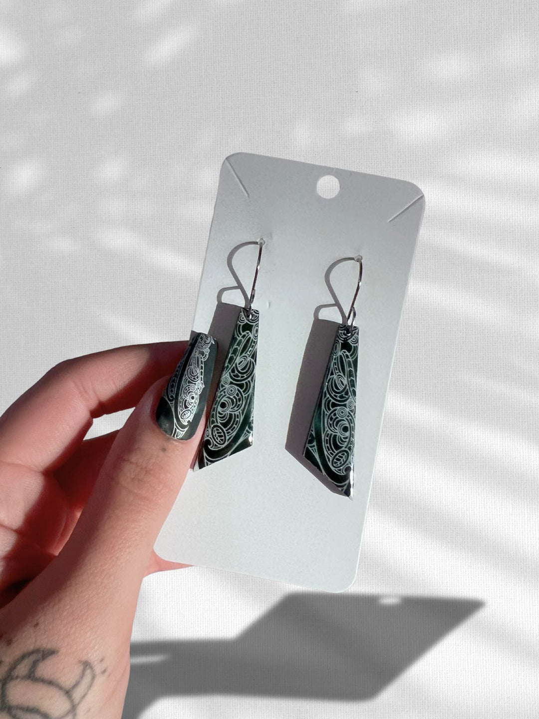 Dark Pounamu (inspired) | Glow Feature | UV Reactive