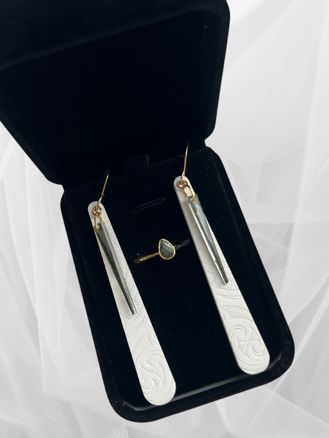 White & Pounamu - Gift Set