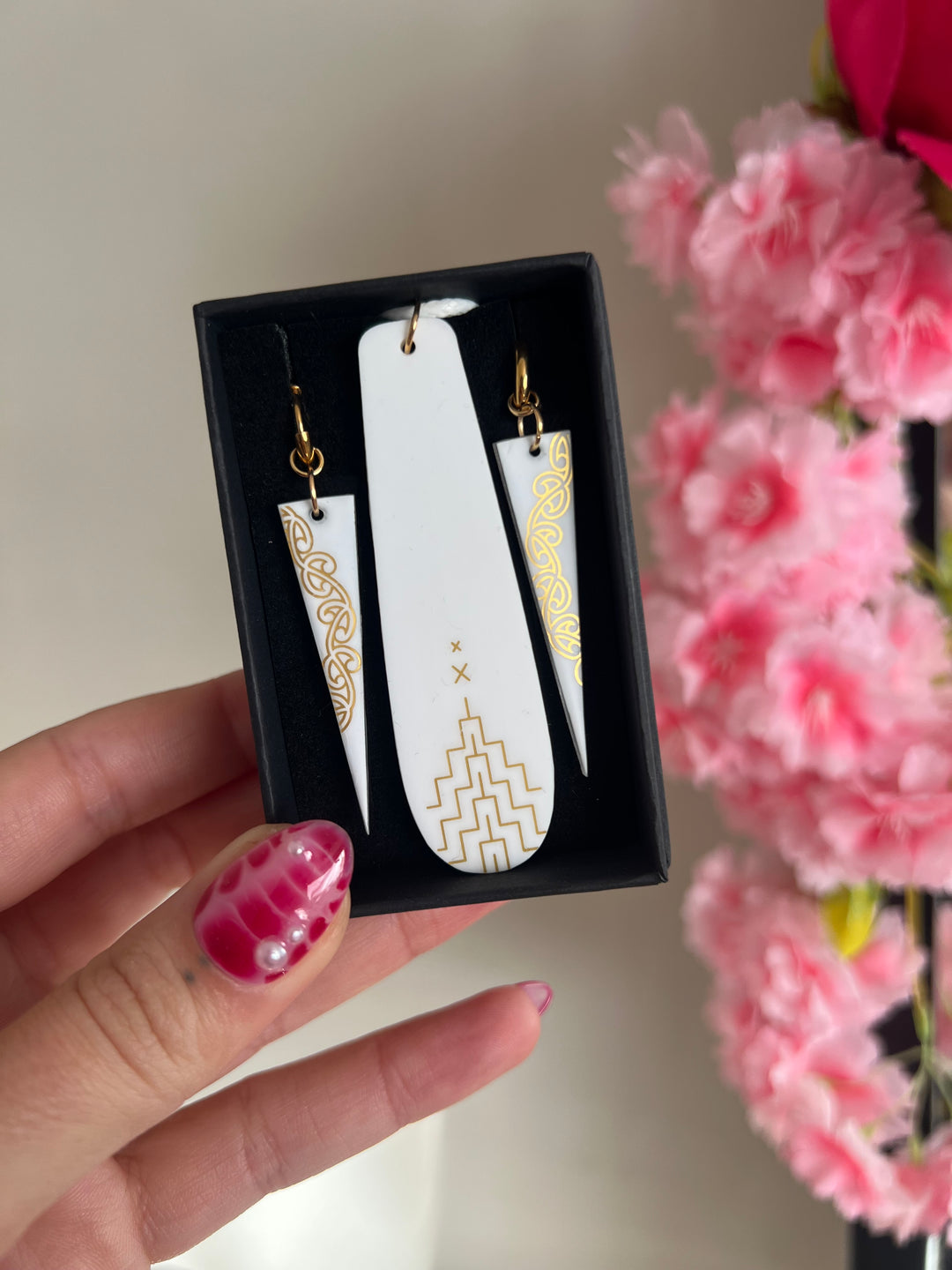 White & Gold Matching set