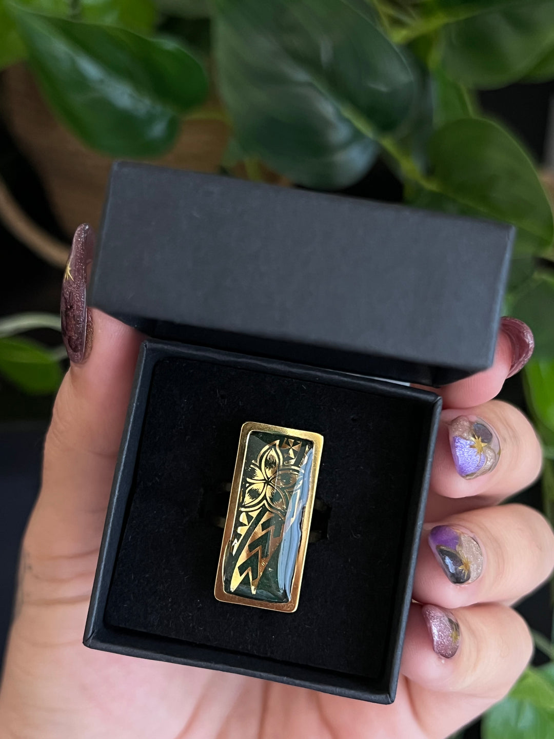 Green Base | Gold Island Design | Large Ring