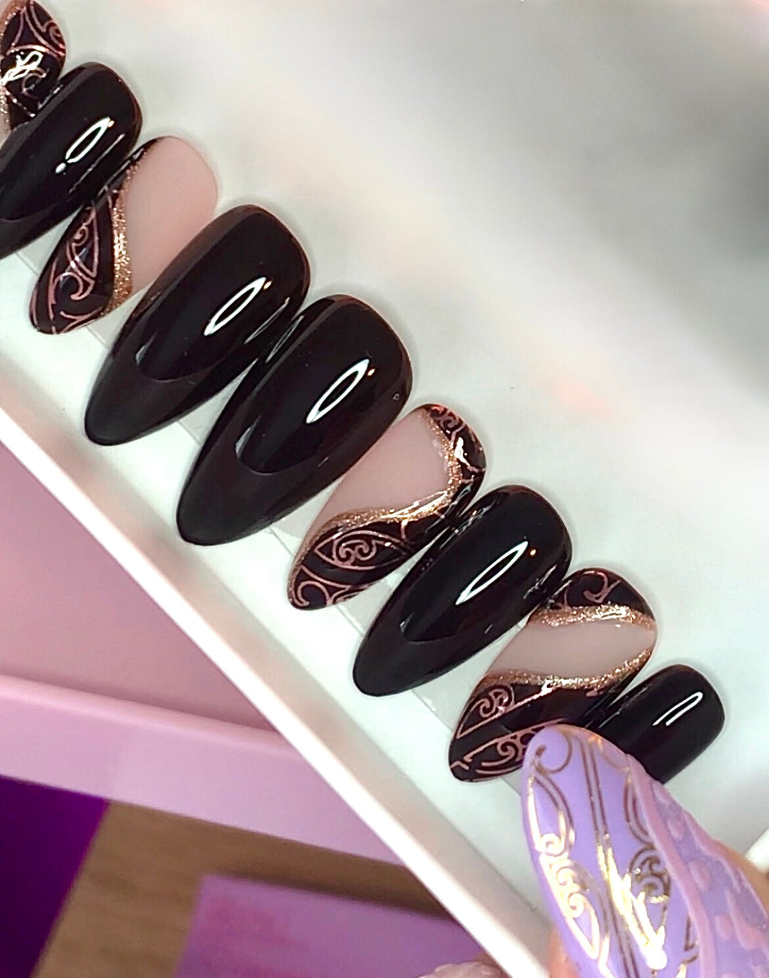 Black and Rose