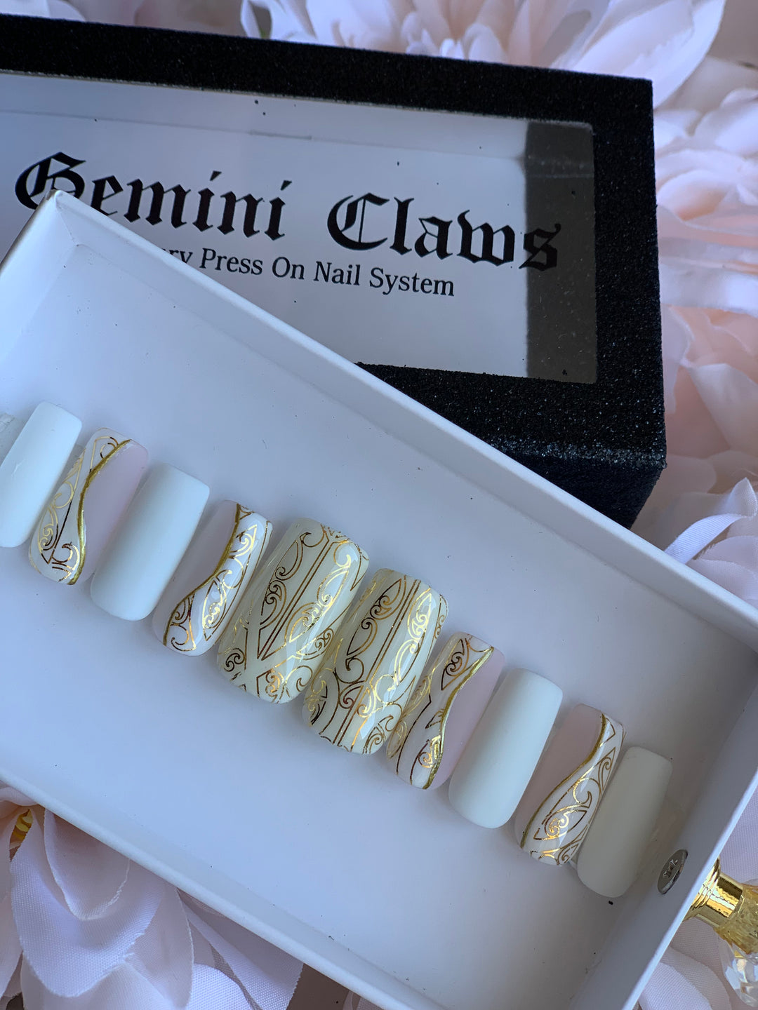 Anamata White & Gold