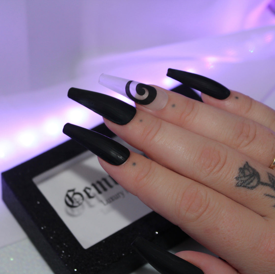 Koru Design (Black)