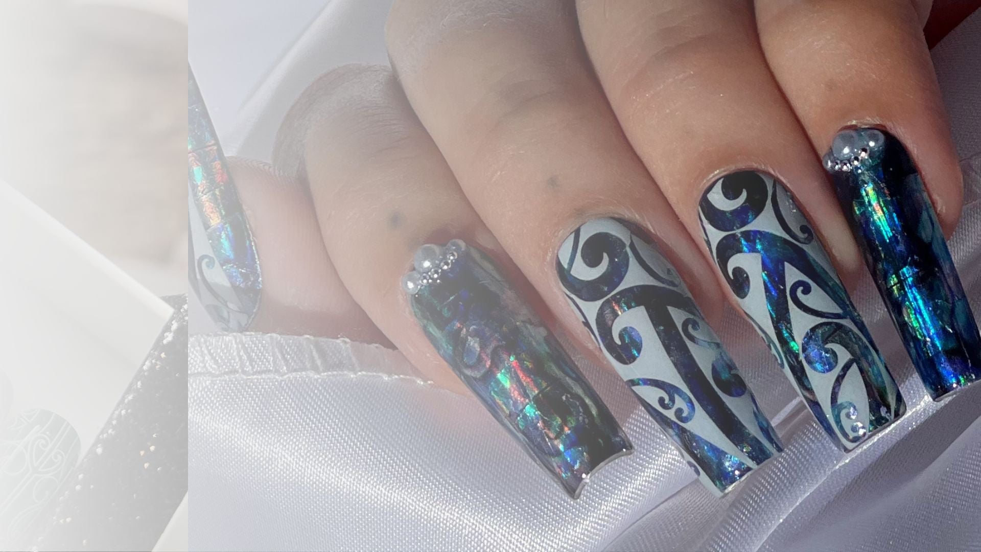 Pāua Nails