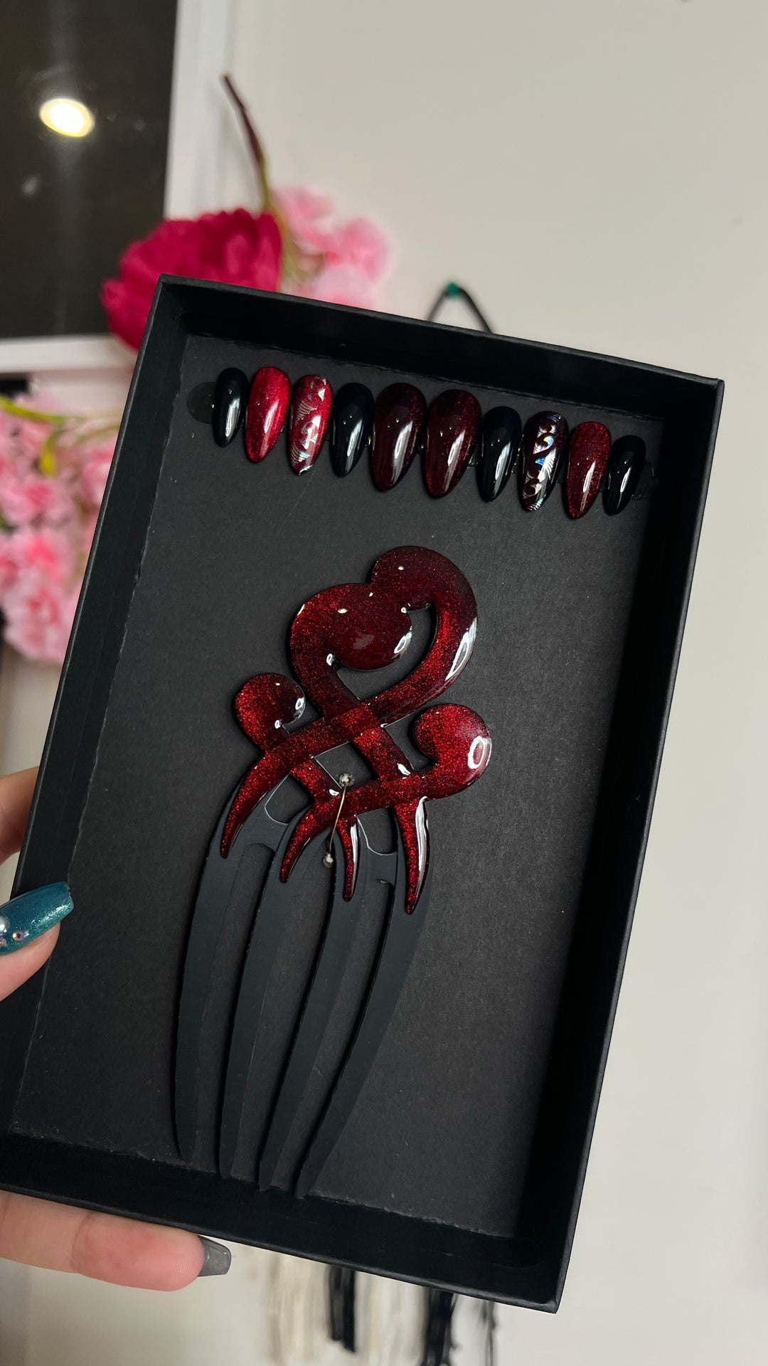 Te Tūāpapa Heru & Matching Nails (M) - Red