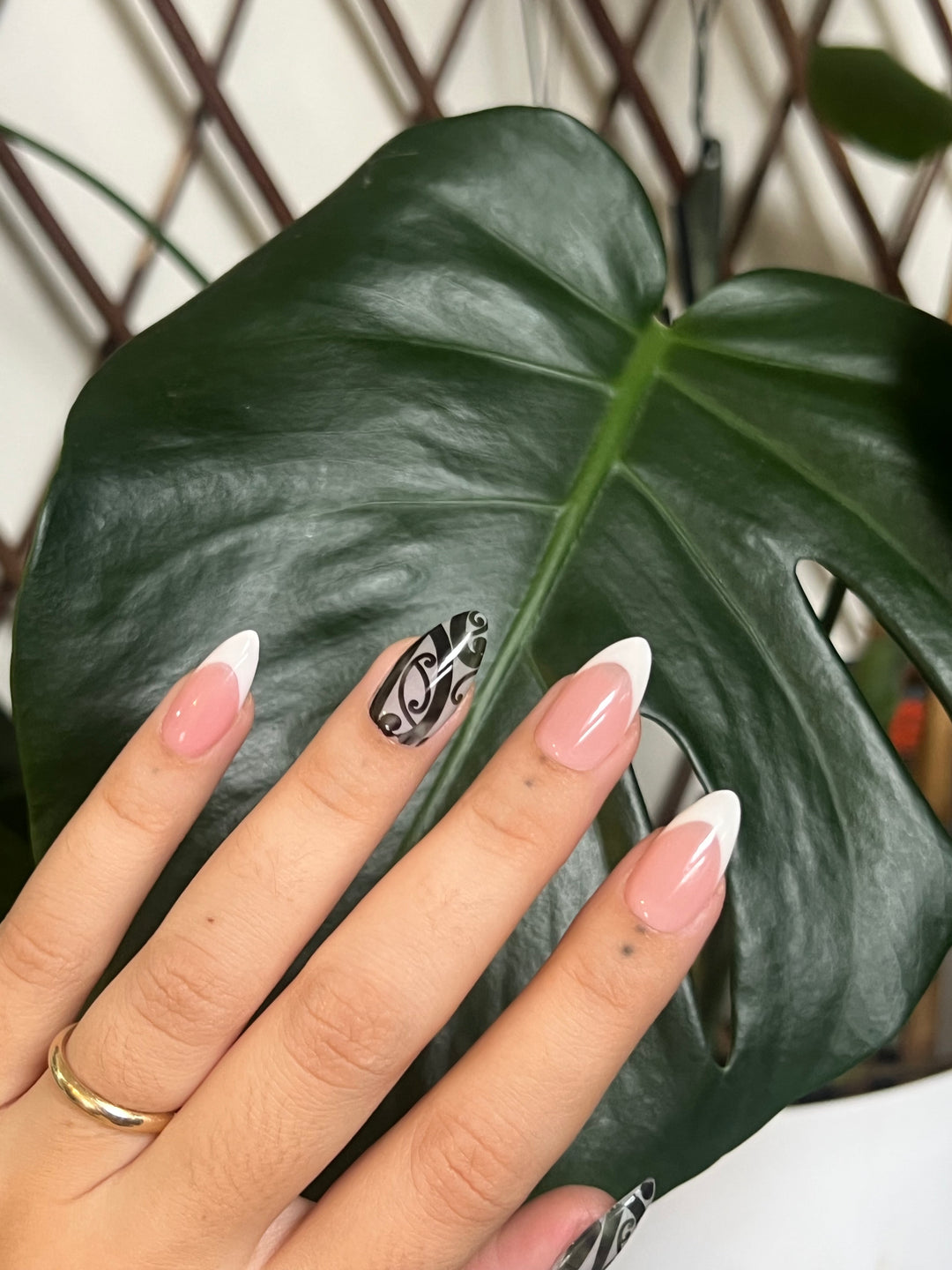 Pounamu | Dark Te Ao Marama | French Tips | Press Ons