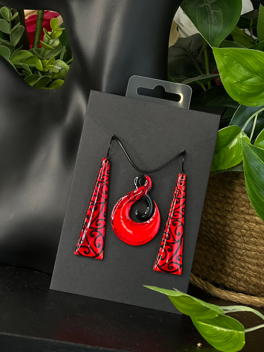 Black & Red | Pikoru Pendant | Large Earrings Set