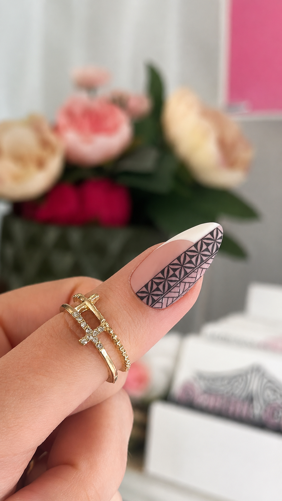 Half French | Tapa Pattern | Press on Nails