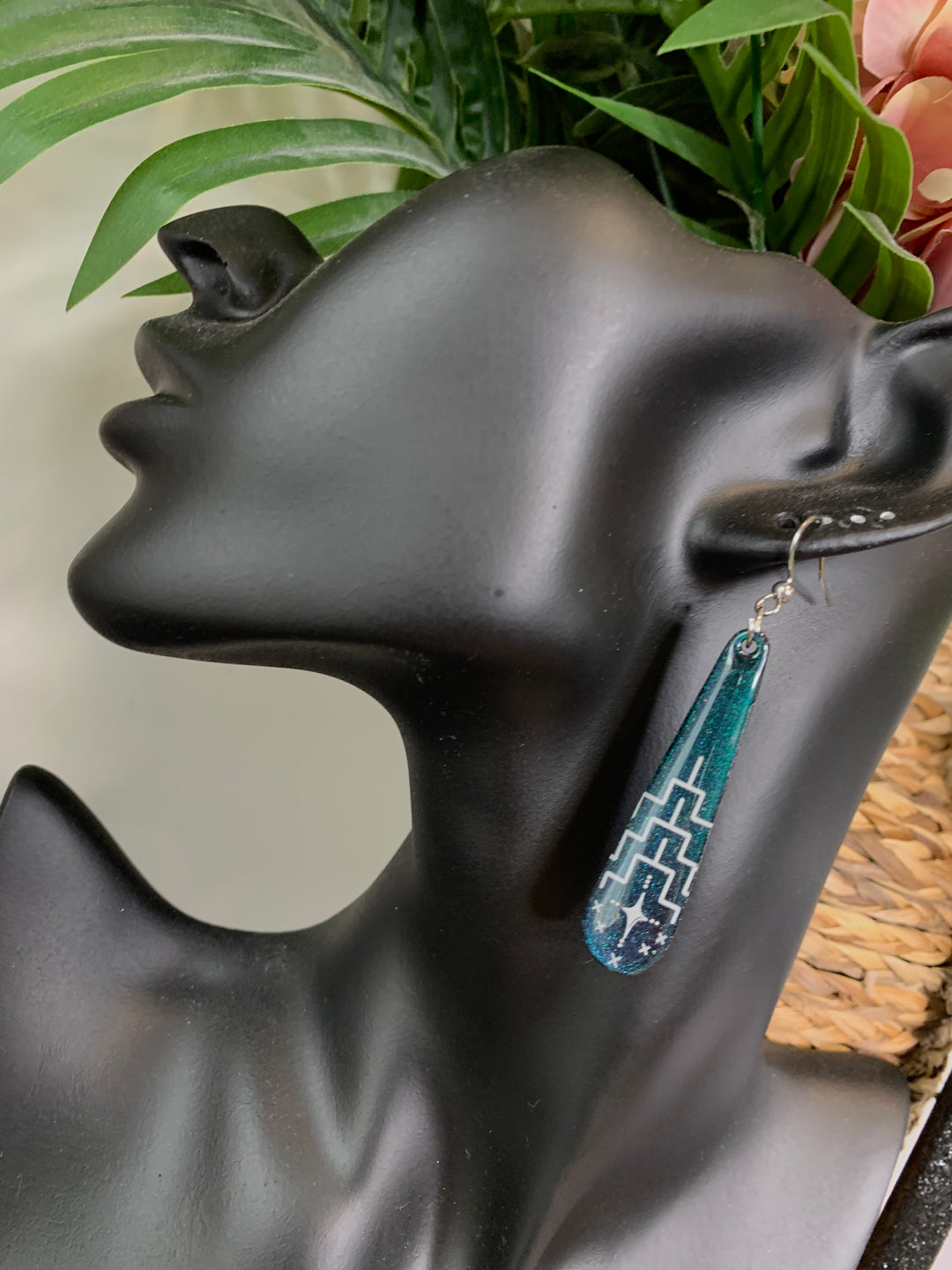 Te Tangi o te Tūī Roimata Medium | Poutama