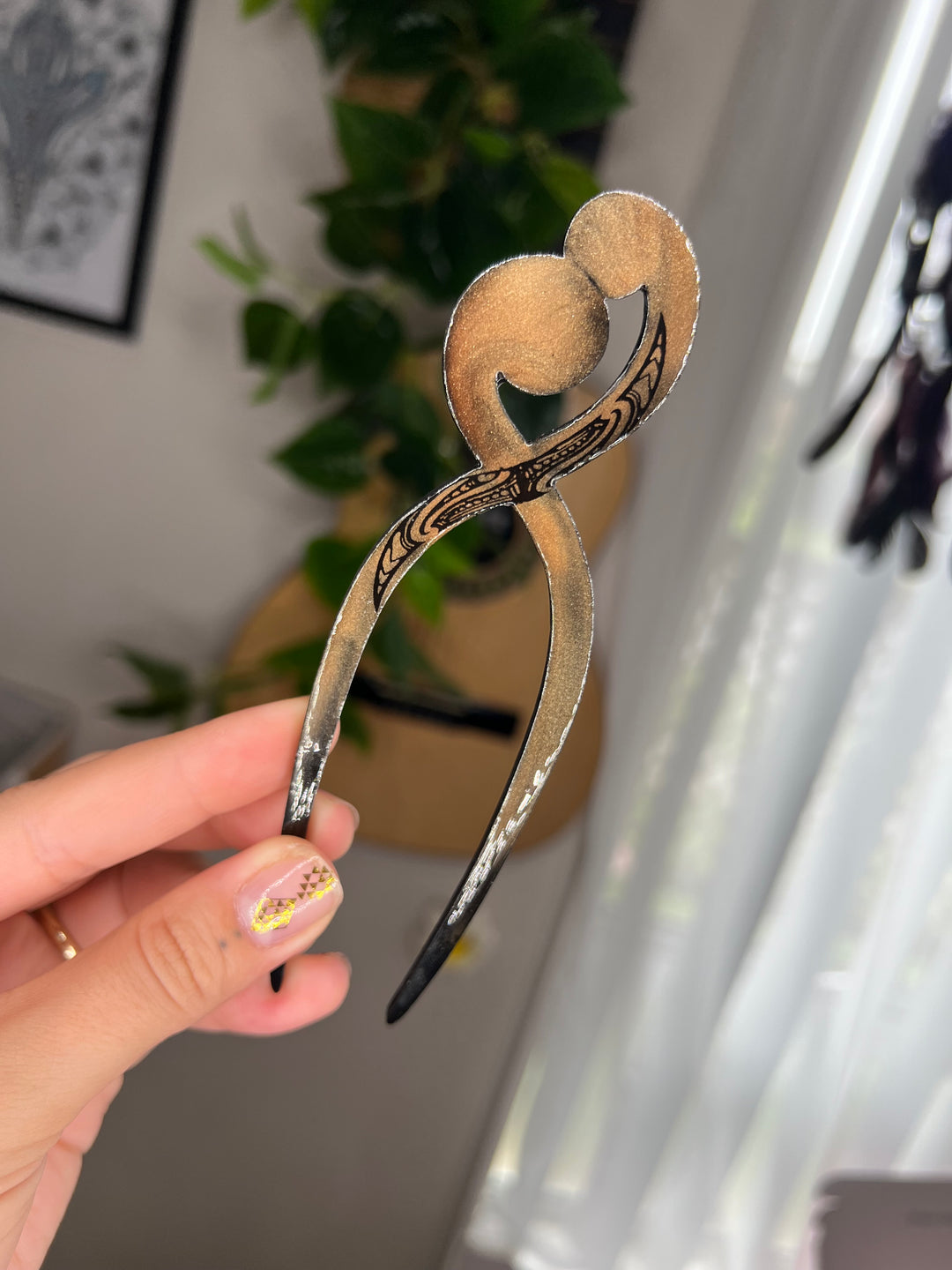 Te Hononga Heru (Bronze)