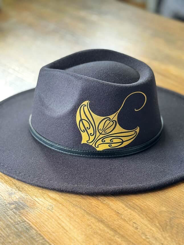 Wide Brim Black Potae