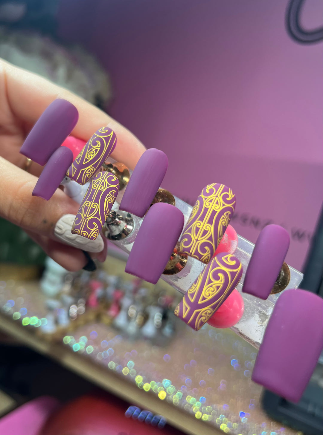 Anamata Gold | Any Colour Base | Press on Nails