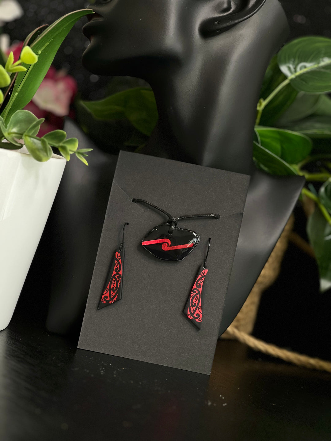 Red & Black | Tino Mana Māori | Mini Set | Earrings & Pendant