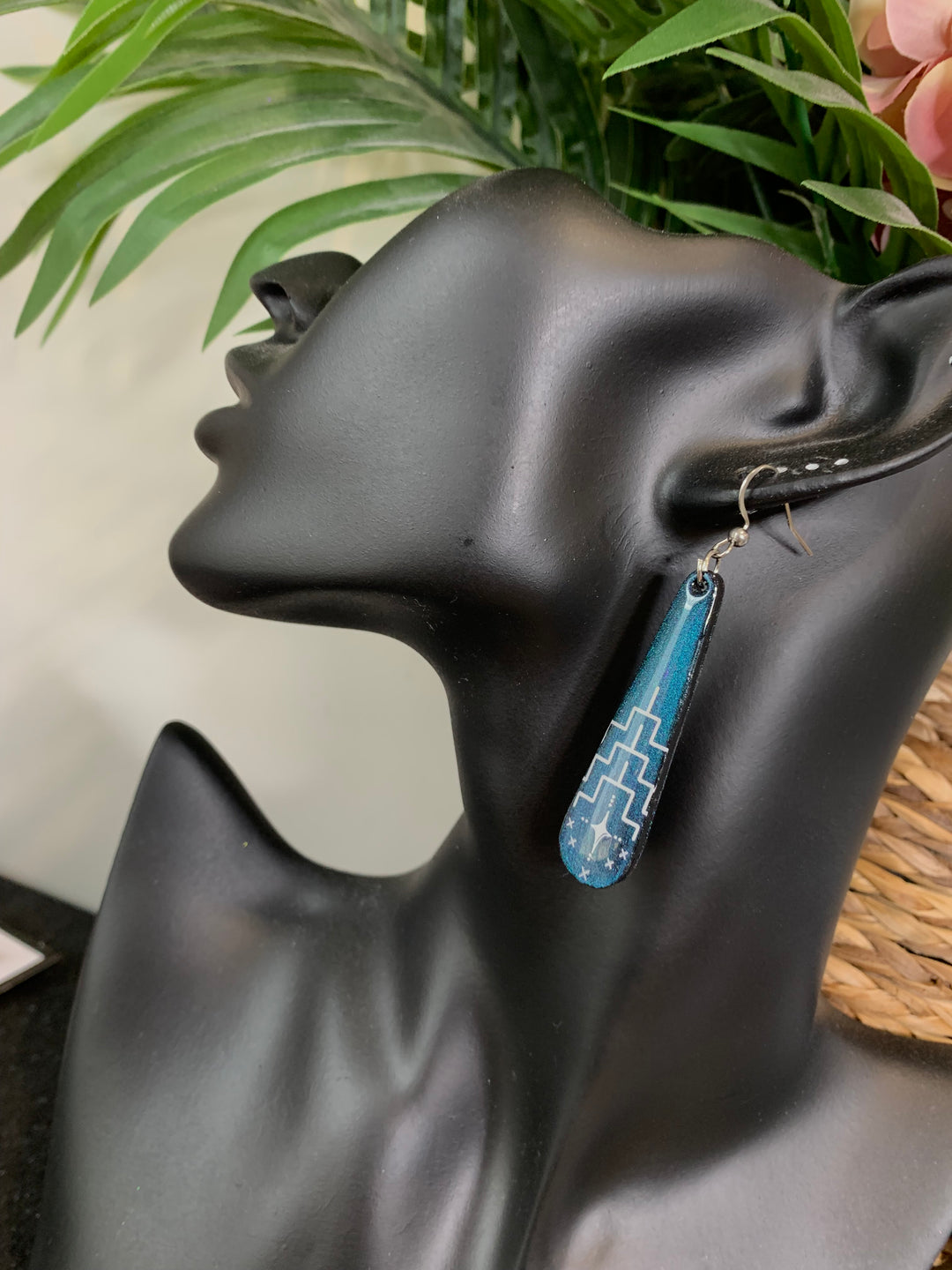 Te Tangi o te Tūī Roimata Medium | Poutama