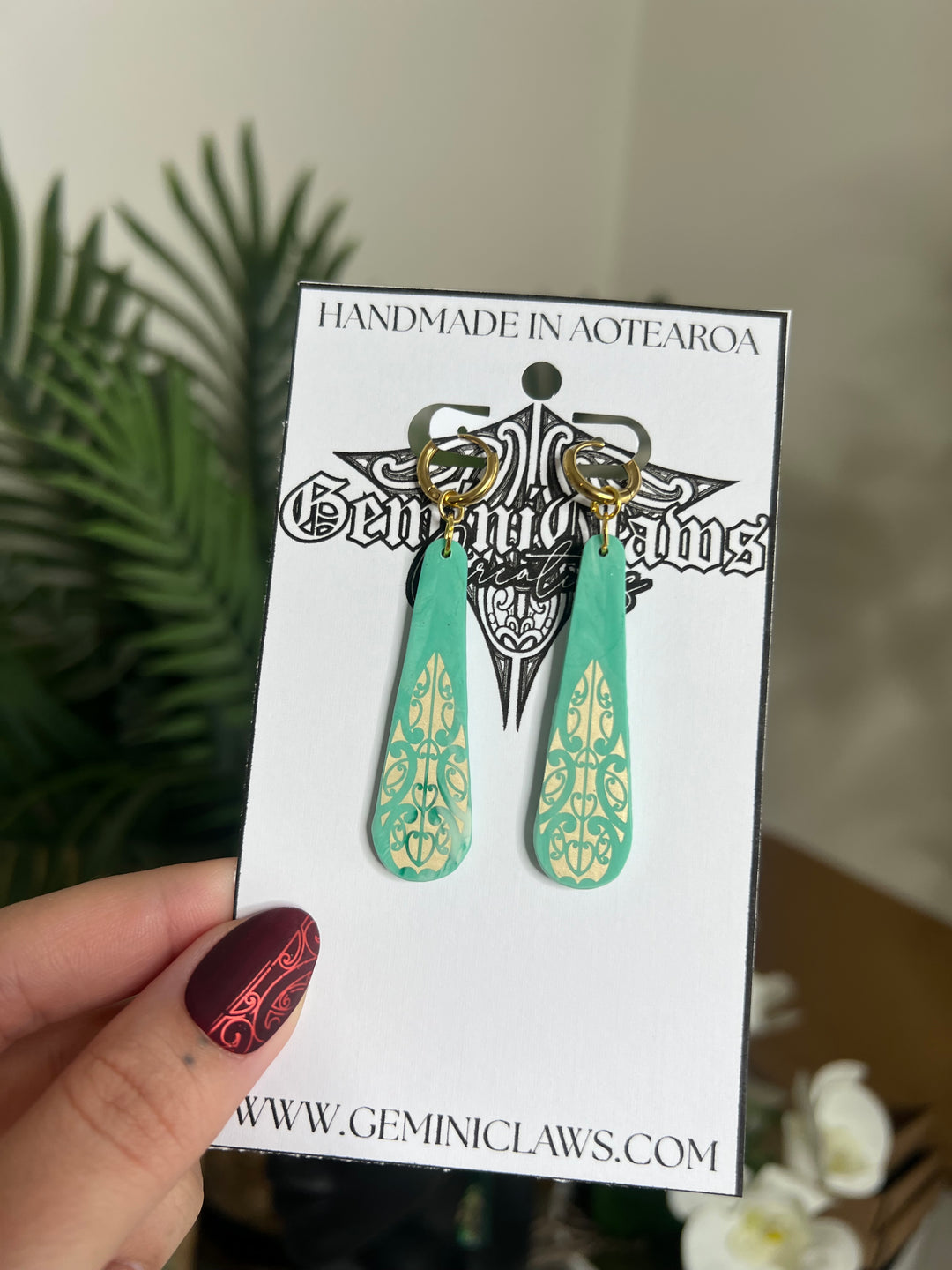 Mint Petite Te Pō Roimata Huggie Earrings – Vanilla Design with Gold Finishings
