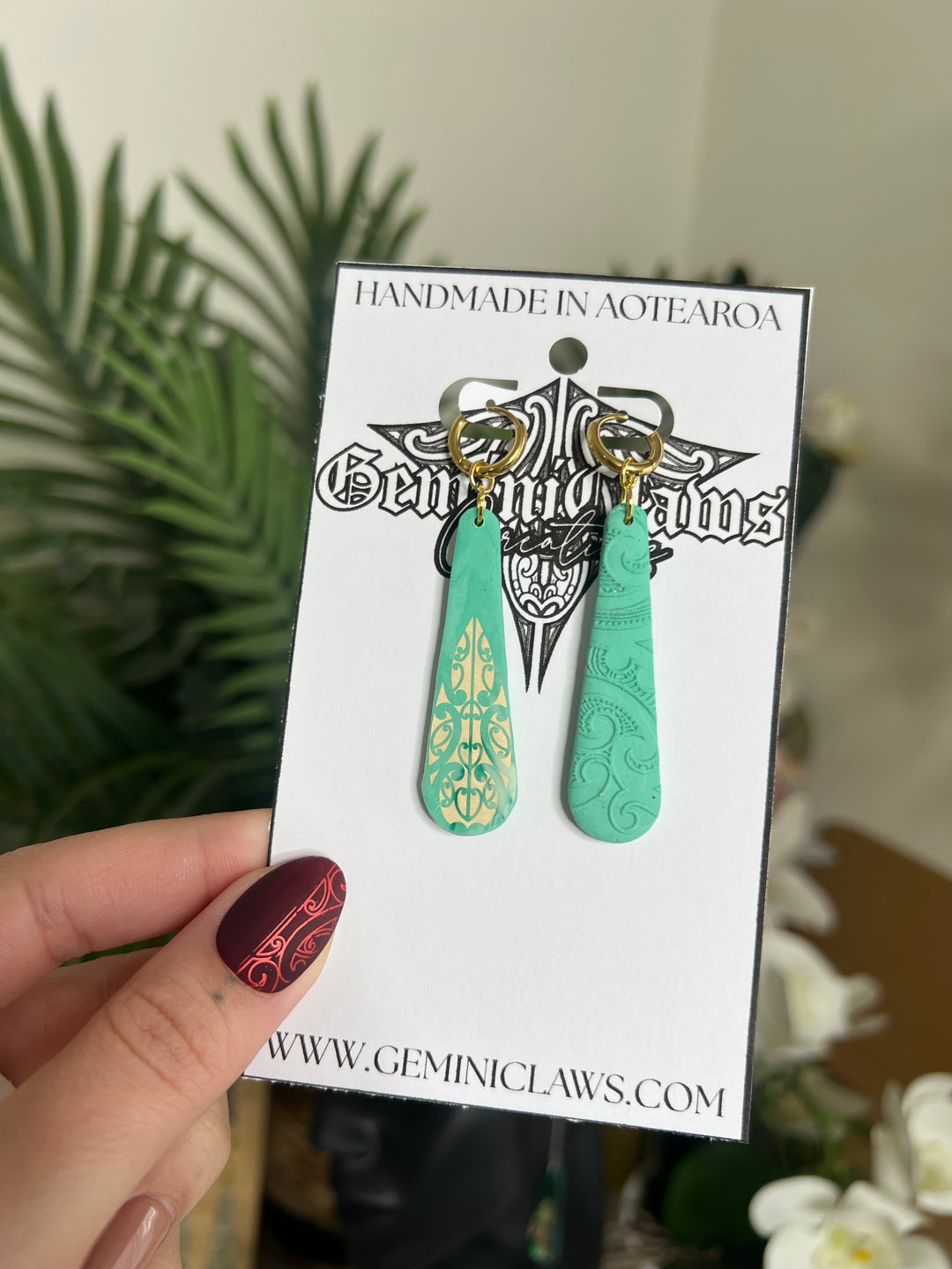 Mint Petite Te Pō Roimata Huggie Earrings – Vanilla Design with Gold Finishings