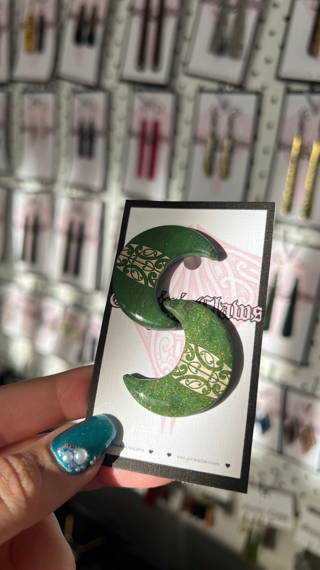 Whatu Mārama | Te Pō | Studs