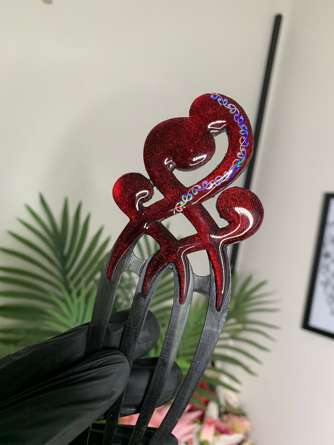 Te Tūāpapa Heru —  Red