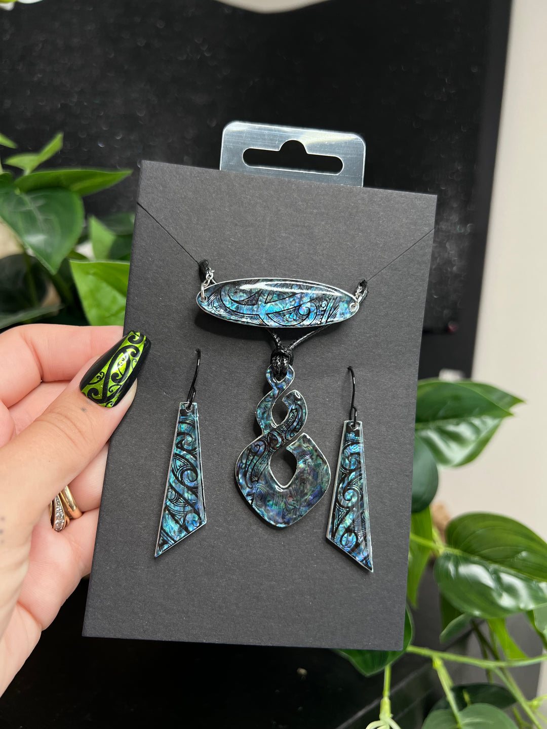 White & Paua Inspired | Pikoru & Small Chest Pendant | Medium Earrings Set