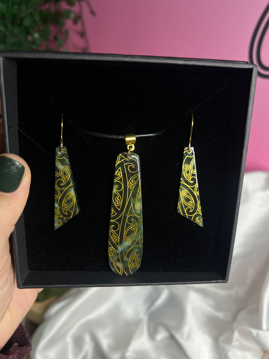 Pounamu Inspired| Gold Maori Designs | Necklace & Earrings Set