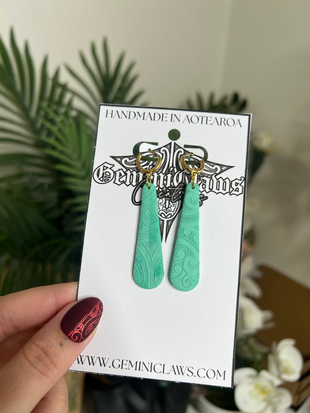 Mint Petite Te Pō Roimata Huggie Earrings – Vanilla Design with Gold Finishings