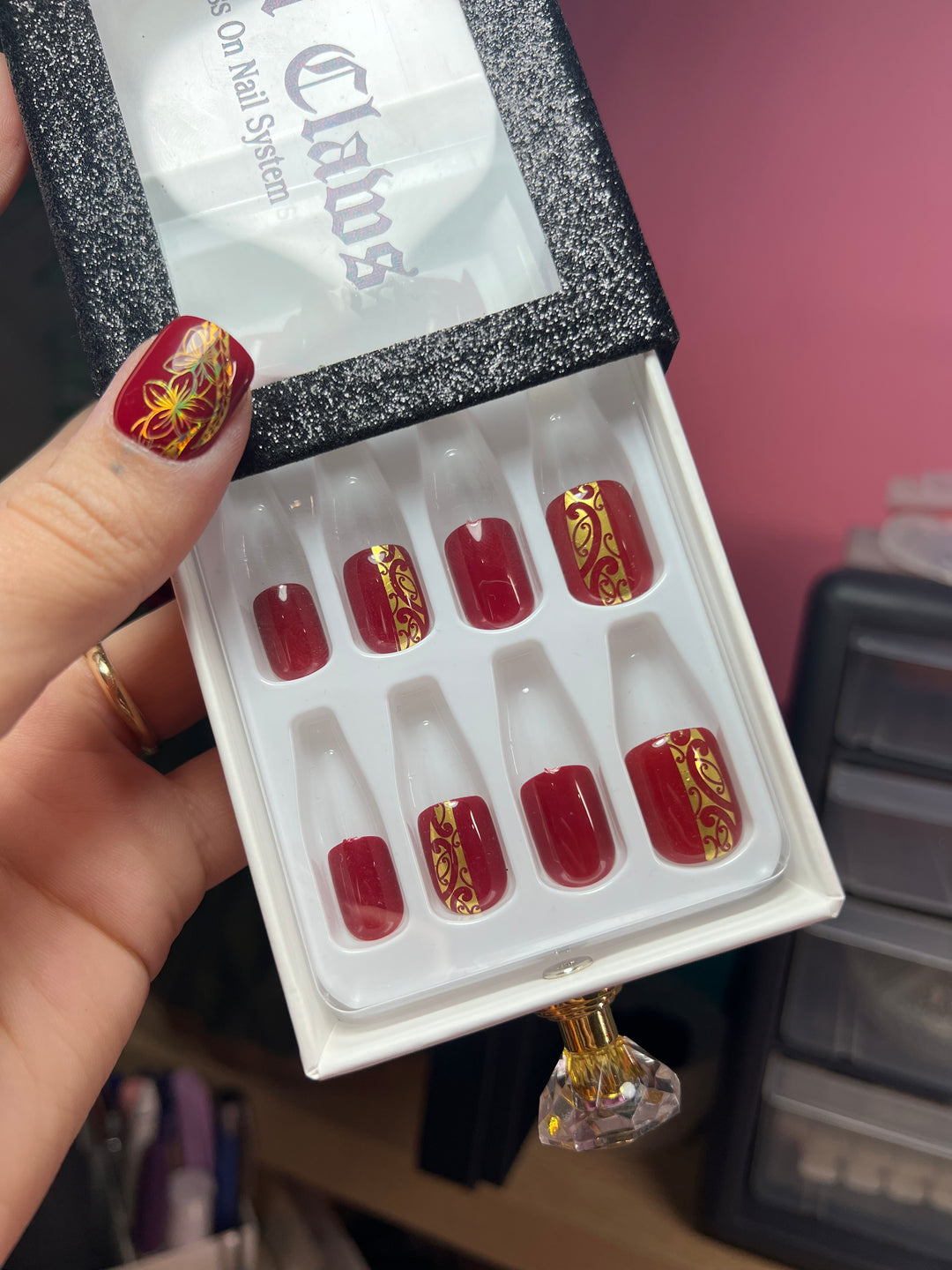Red Short Manicure Length Nails | Petite Te Pō Gold Designs