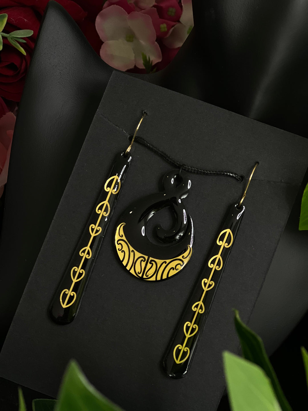 Black Base | Mana Māori gold designs | Earrings & Pikoru Pendant