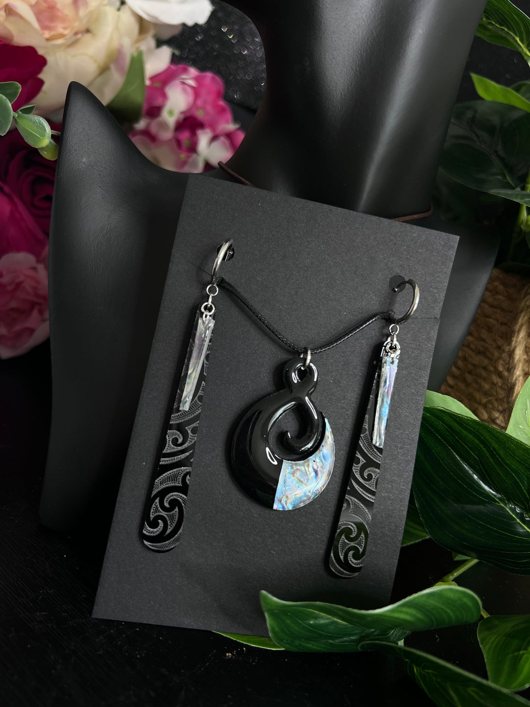 Pāua Features | Black Base | Matching Set | Earrings & Pendant