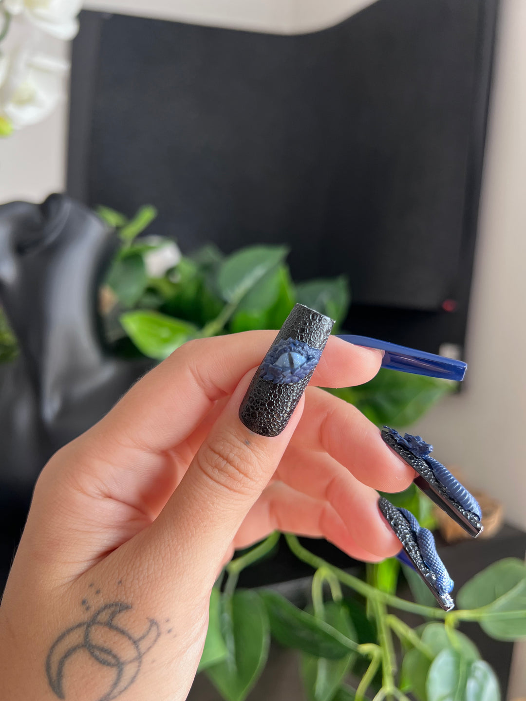 Midnight Dragon – 3D Sculpted Nail Set (Saegyl Inspired)