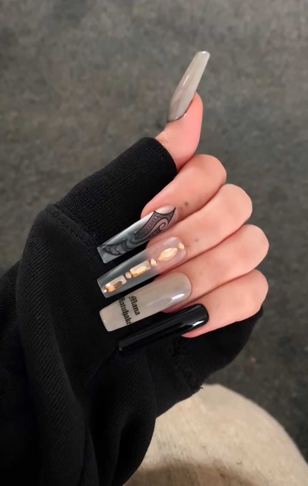 Thermal Colour Change (Black Gold &amp; Milky Matte | Nail Sizes 2,7,6,6,9 M/L| Long Square Shape
