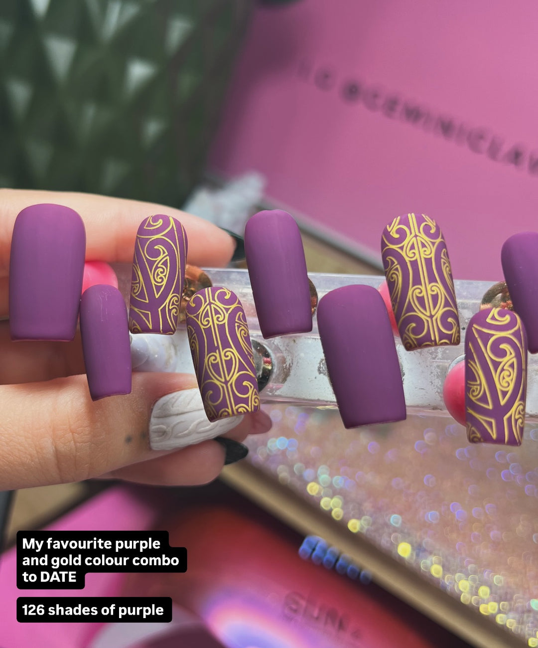 Anamata Gold | Any Colour Base | Press on Nails