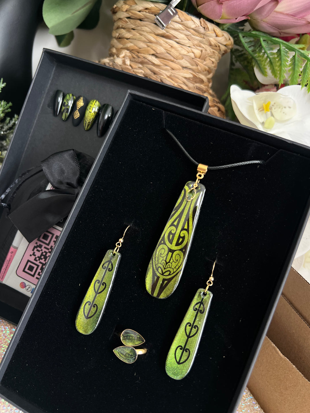 Kākāriki Cat Eye Mana Māori Gift Set