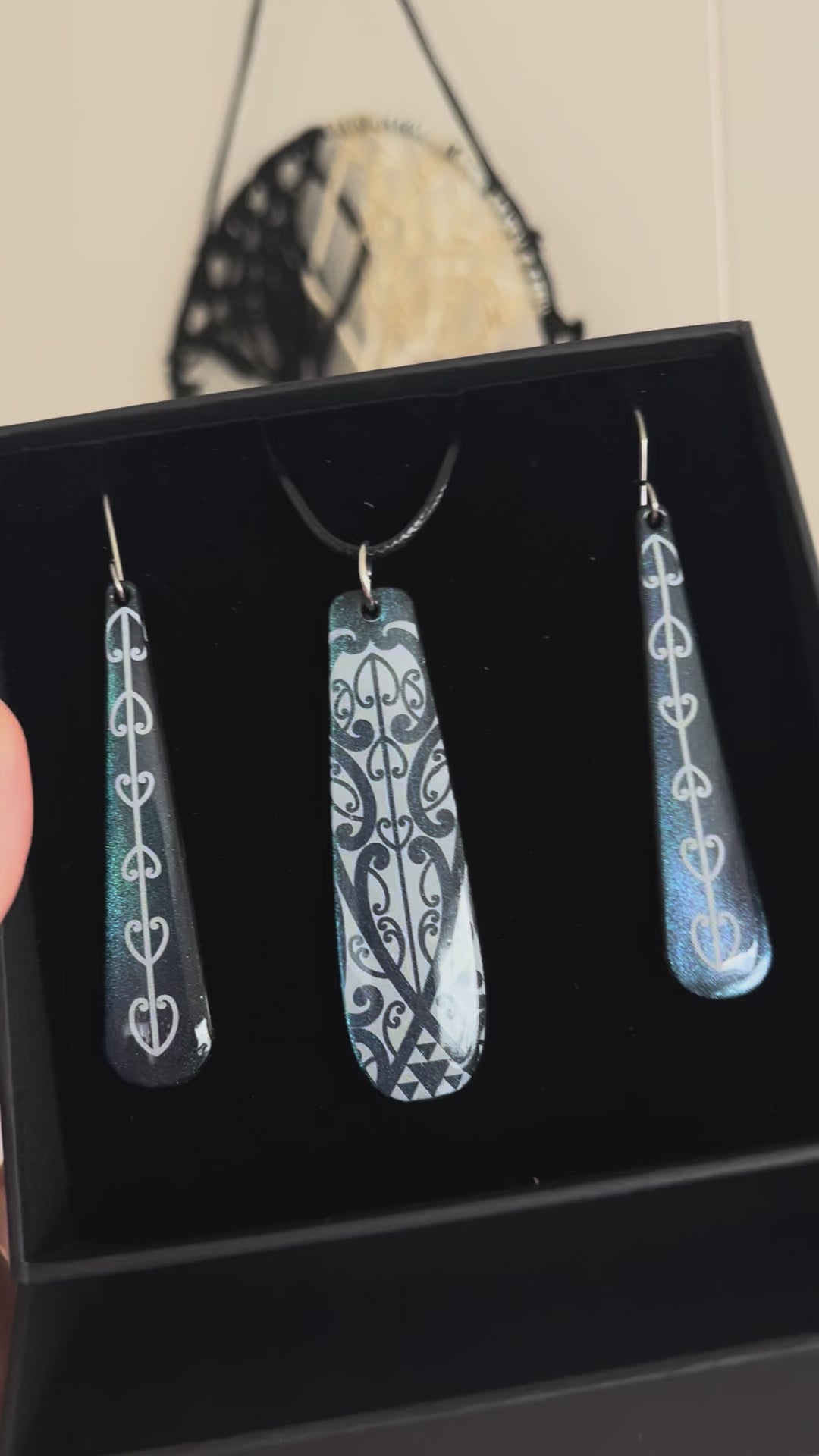 Te Tangi o te Tūī | Roimata